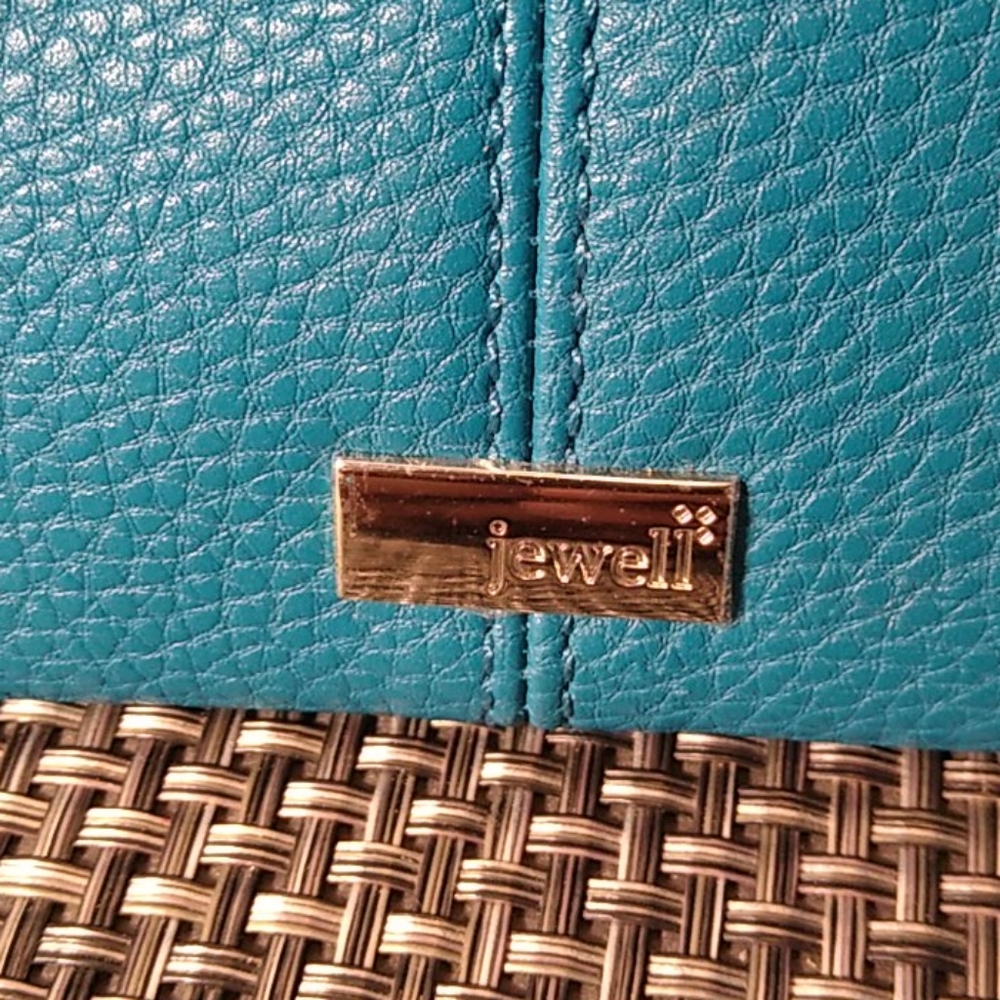 Jewell - Picture 2 of 7